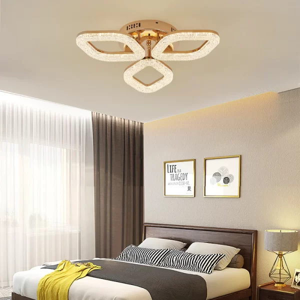 Σύγχρονο φωτιστικό LED DM Living, Μοντέλο DM301/3 - Ρυθμιζόμενος φωτισμός και κομψός σχεδιασμός με χρυσό φινίρισμα για σύγχρονα δωμάτια.