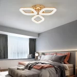 Σύγχρονο φωτιστικό LED DM Living, Μοντέλο DM301/3 - Ρυθμιζόμενος φωτισμός και κομψός σχεδιασμός με χρυσό φινίρισμα για σύγχρονα δωμάτια.
