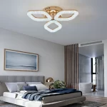 Σύγχρονο φωτιστικό LED DM Living, Μοντέλο DM301/3 - Ρυθμιζόμενος φωτισμός και κομψός σχεδιασμός με χρυσό φινίρισμα για σύγχρονα δωμάτια.