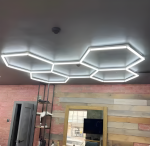Πολυτελής Φωτιστικό HoneyComb DM Living - 5 Εξαγώνια με Ψυχρό Φως 6500K, 192W - Αποτελεσματικός και Κομψός Φωτισμός
