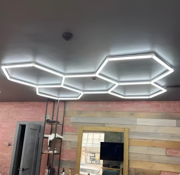 Πολυτελής Φωτιστικό HoneyComb DM Living - 5 Εξαγώνια με Ψυχρό Φως 6500K, 192W - Αποτελεσματικός και Κομψός Φωτισμός
