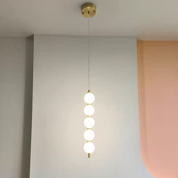 Φωτιστικό LED Lux Gold Modern Nordic με 5 Λευκές Μπάλες, Μοντέλο DM-G3871-5 - Κομψός Φωτισμός για Σύγχρονους Χώρους